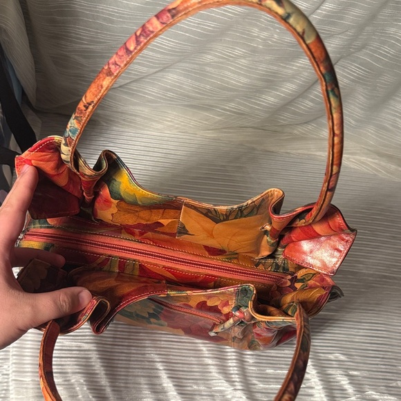 Mira Flores - Calfskin Leather Bag and Wallet Set - Picture 8 of 13